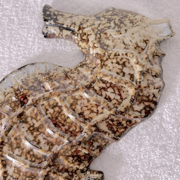 Vintage Brown  Speckled Ceramic Seahorse Wall Decor - Picture 3 of 9